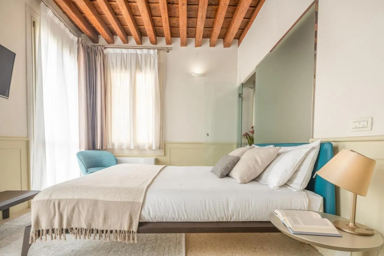 Lion Palace - San Marco R&R Venice Apartment